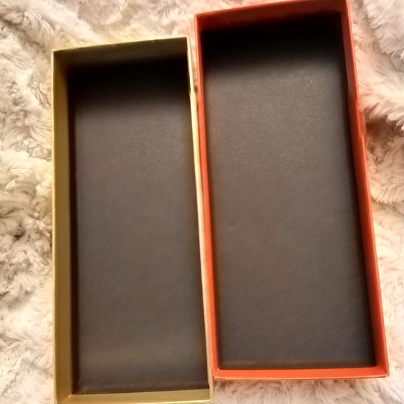 Armani Red Gift Box - Picture 8 of 8